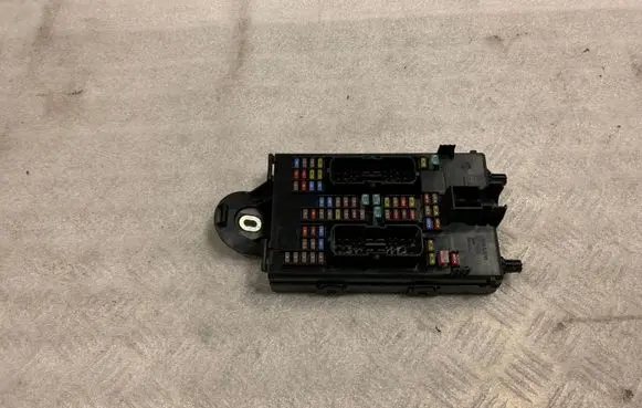 Volvo S90, V90 Fuse module 31682732 31346672