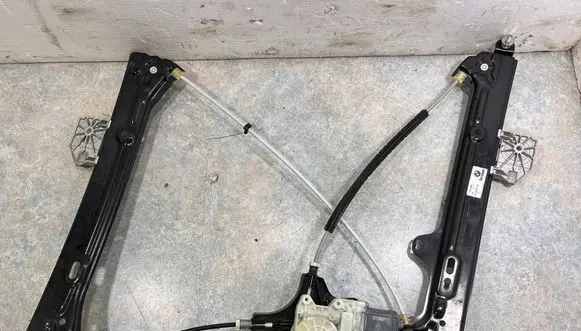 BMW i3 Front door window regulator motor 7332799 7352875