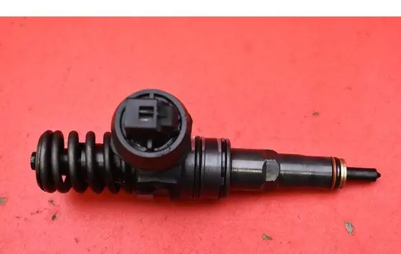 Audi A4 S4 B6 8E 8H Fuel injector 038130073BA