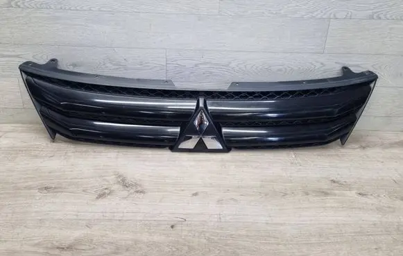 Mitsubishi Eclipse Cross Front bumper upper radiator grill 7450B072