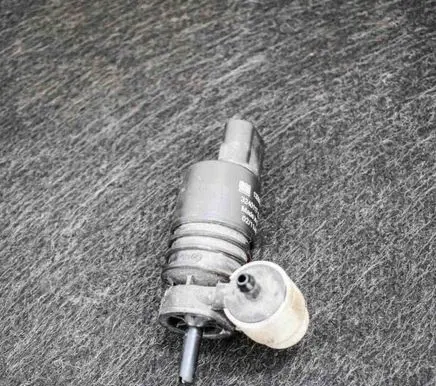 Opel Astra J Windscreen/windshield washer pump 13250357