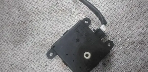 Nissan Primera Air flap motor/actuator 3T05030820