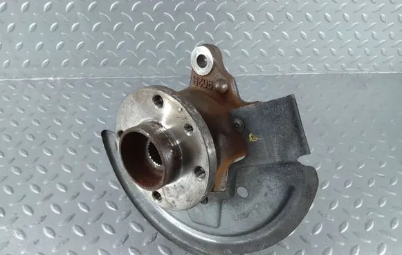 Dacia Sandero III Front wheel hub 400141515R 400148889R 400146417R
