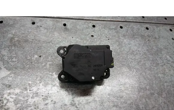 Volvo V50 Coolant heater control valve 4N5H19E616AC