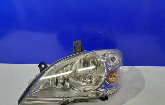 Mercedes-Benz Vito Viano W639 Headlight/headlamp A6398202861