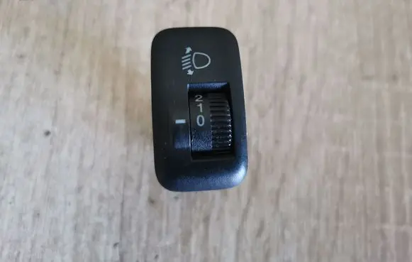 Honda CR-V Headlight level height control switch M20010