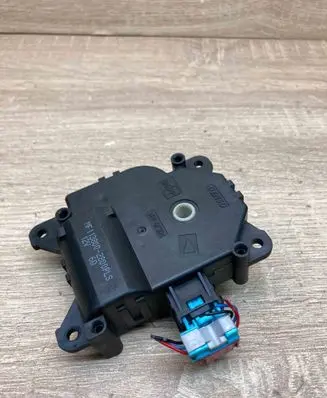 Toyota Avensis Verso Air flap motor/actuator 1138002800 12V6Q WithPlug