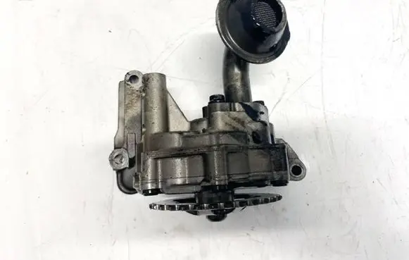 Audi A6 S6 C5 4B Oil pump 038115105B 670815-857