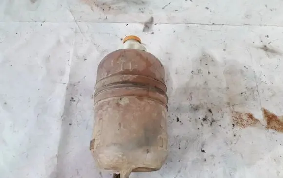 Peugeot 205 Coolant expansion tank/reservoir