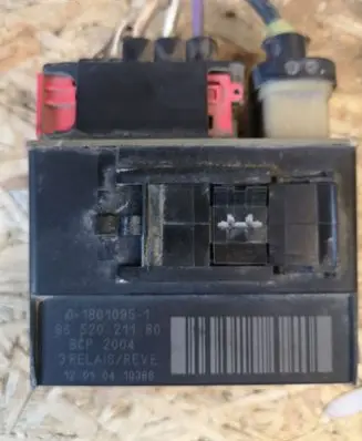 Citroen Berlingo Glow plug pre-heat relay 9652021180 018010951