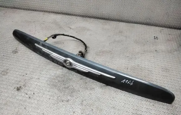 Chrysler Pacifica Trunk door license plate light bar 