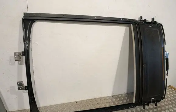 Nissan Qashqai Sunroof frame 4223021B