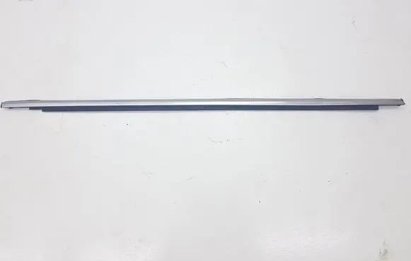 Ford Fusion II Front door glass trim molding DS73F20562A DS73F20563A DS73F25604A