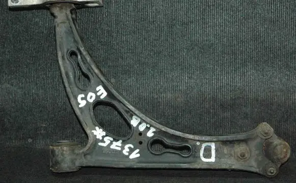 Volkswagen Eos Front lower control arm/wishbone 1K0407153G