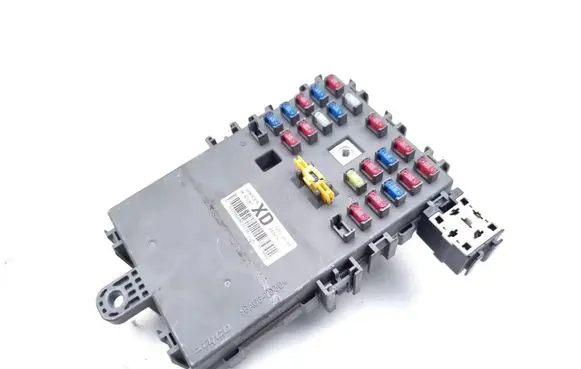 Chevrolet Aveo Fuse module 96826374