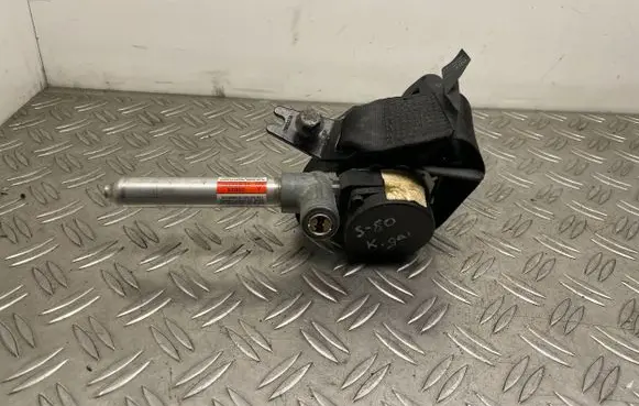 Volvo S80 Rear seatbelt 8686412