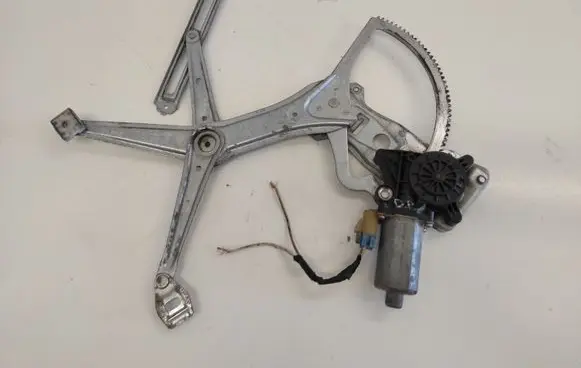 Mercedes-Benz ML W163 Front door window regulator with motor 9137041105