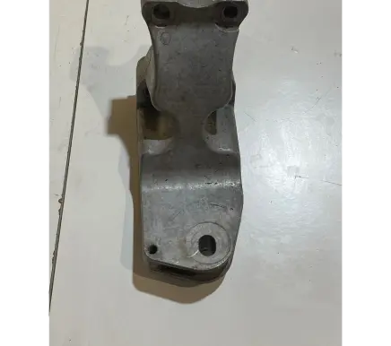 Ford Mustang VI Engine mounting bracket FR3C6B033CB