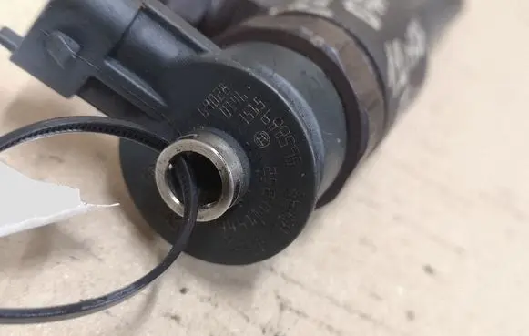 Peugeot 207 Fuel injector 0445110252 BDF85965889