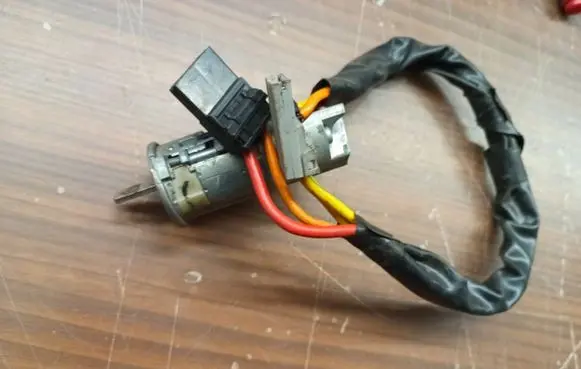 Renault Laguna I Ignition lock 427661p