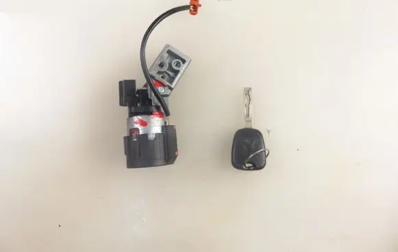 Peugeot 207 Ignition lock 9663123280