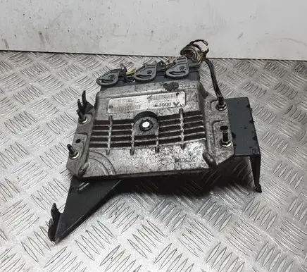 Renault Megane II Engine control unit/module 215840297A 8200245539 3013069958