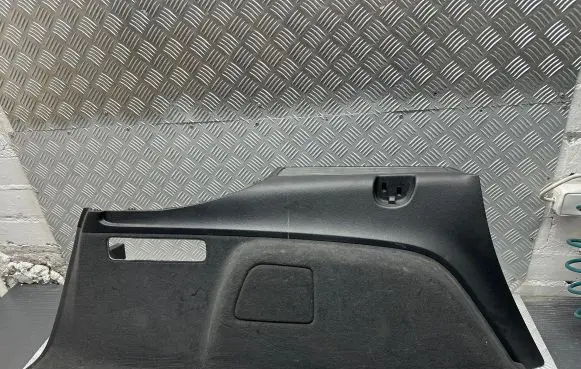 Audi Q7 4M Trunk/boot lower side trim panel 4m0863879