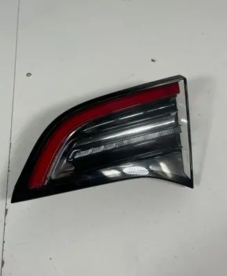 Tesla Model Y Tailgate rear/tail lights