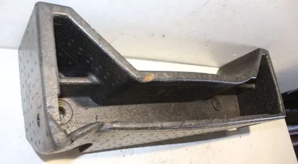 Skoda Yeti (5L) Tool box 5L6858857C