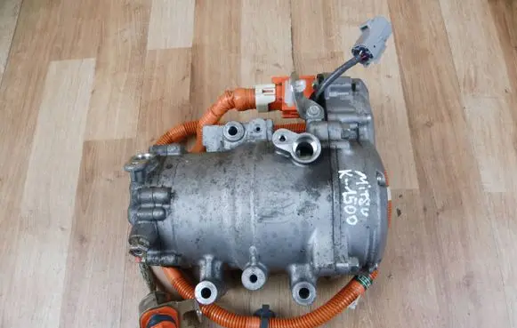 Mitsubishi Outlander Air conditioning (A/C) compressor (pump) 7813B097