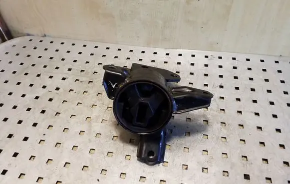 KIA Sportage Engine mount bracket