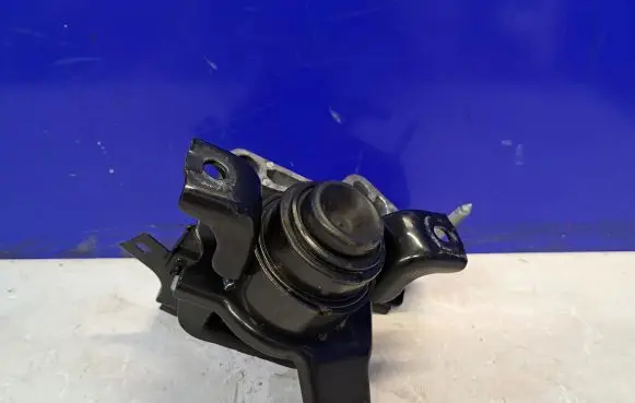 Lexus RX 450H Engine mount bracket ENGINEMOUNT ENGINEMOUN