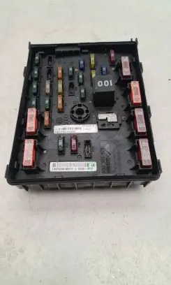 Volkswagen Sharan Fuse module KB1216155282 63592777 L0025246190312