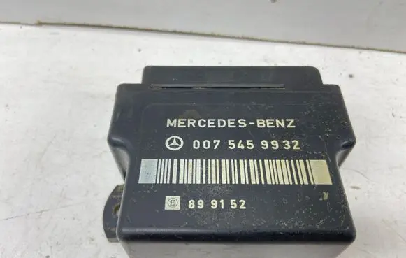 Mercedes-Benz E W124 Glow plug pre-heat relay A0075459932 0075459932 899152