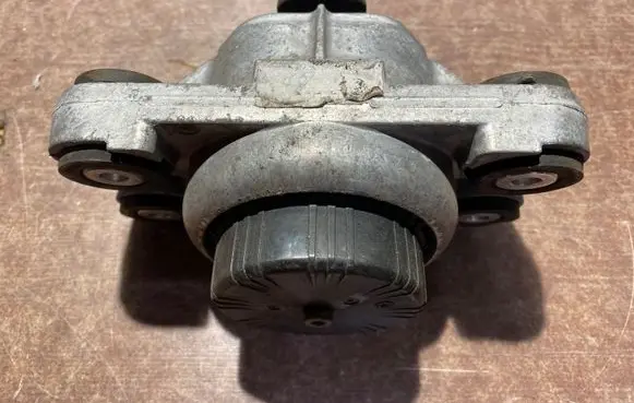 Land Rover Range Rover Sport L494 Engine mount bracket FPLA6A003BA