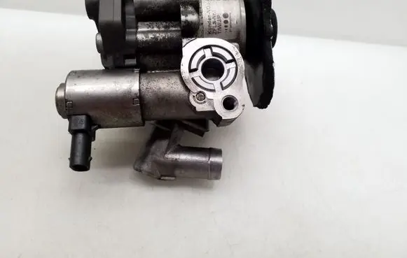 Mercedes-Benz C W204 Power steering pump A0054668201 7693955149 7735342121A