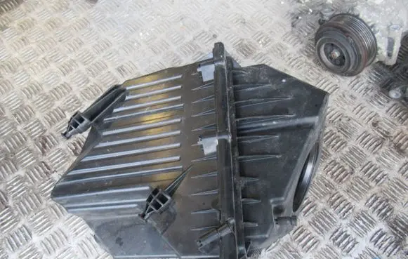 Land Rover Discovery Sport Air filter box GJ329A612A