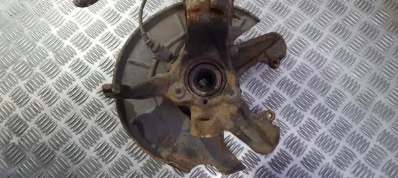 Skoda Octavia Mk2 (1Z) Front wheel hub