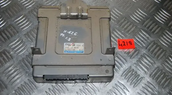 Mazda 626 Engine control unit/module E2T03774M