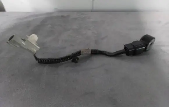 Subaru Forester SK Detonation knock sensor 22060AA180 KNE38 98237SJ000