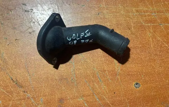Volkswagen Golf V Engine coolant pipe/hose 03L121121C 06A121121C 038121121D