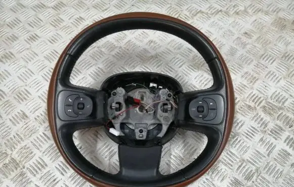 Fiat 500L Steering wheel