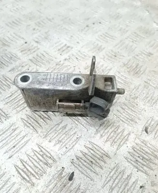 BMW 5 E39 Engine mounting bracket 2246191