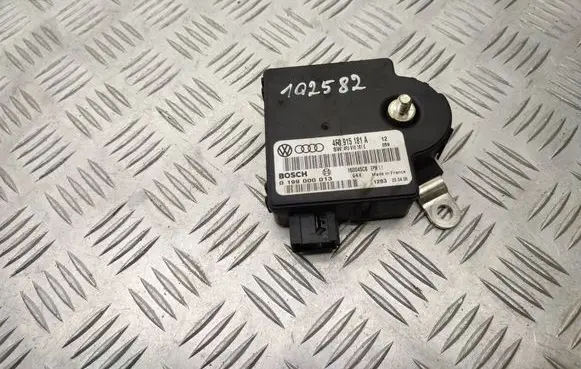 Audi A6 S6 C6 4F Power management control unit 4F0915181A