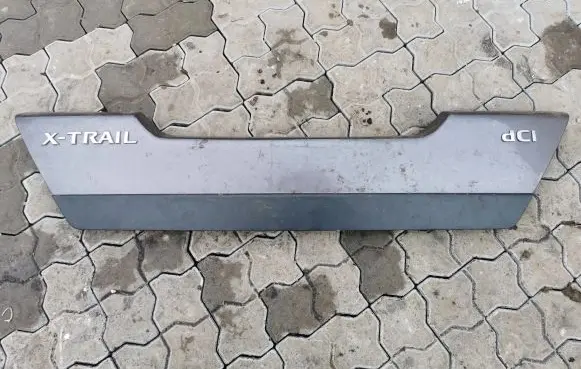Nissan X-Trail T31 Tailgate trim 90901JG00A 90901JDJ1A 90901JG10A