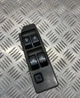 Mitsubishi Pajero Electric window control switch MB782039