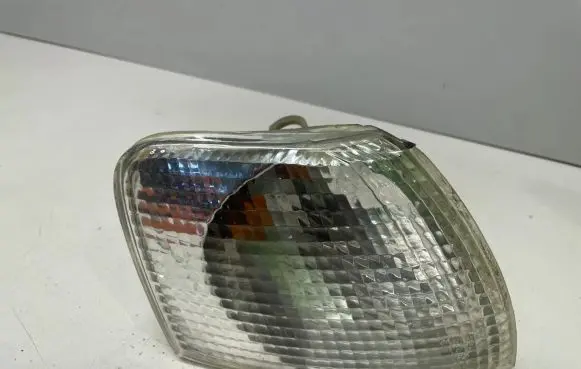 Volkswagen PASSAT B5 Front indicator light 03623145