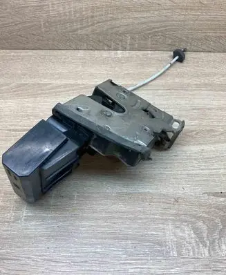 BMW 5 E34 Front door lock 8352165 8166245