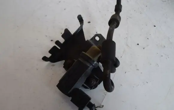 Volkswagen Tiguan Turbo solenoid valve 1K0906627A