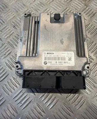 BMW 5 F10 F11 Engine control unit/module 8582803